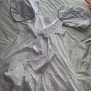 White puff sleeve princess dress